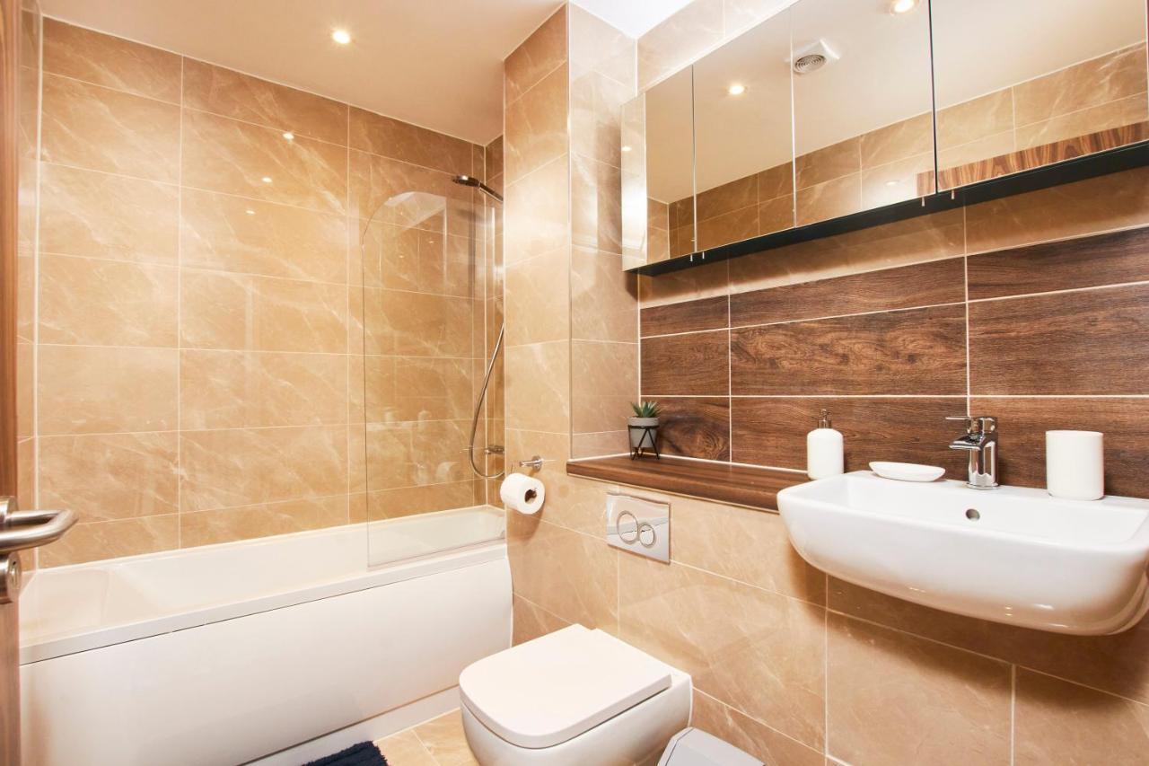 Fabulous 5 Bed House W Parking Vila Manchester Exterior foto